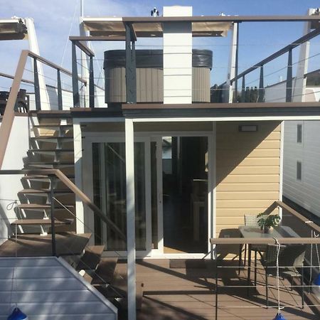 ルツィヤFloating Sea House Shark 1アパートメント エクステリア 写真